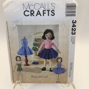 McCALL’S Craft Sewing Pattern - #3423 Betsy McCall Doll & Wardrobe